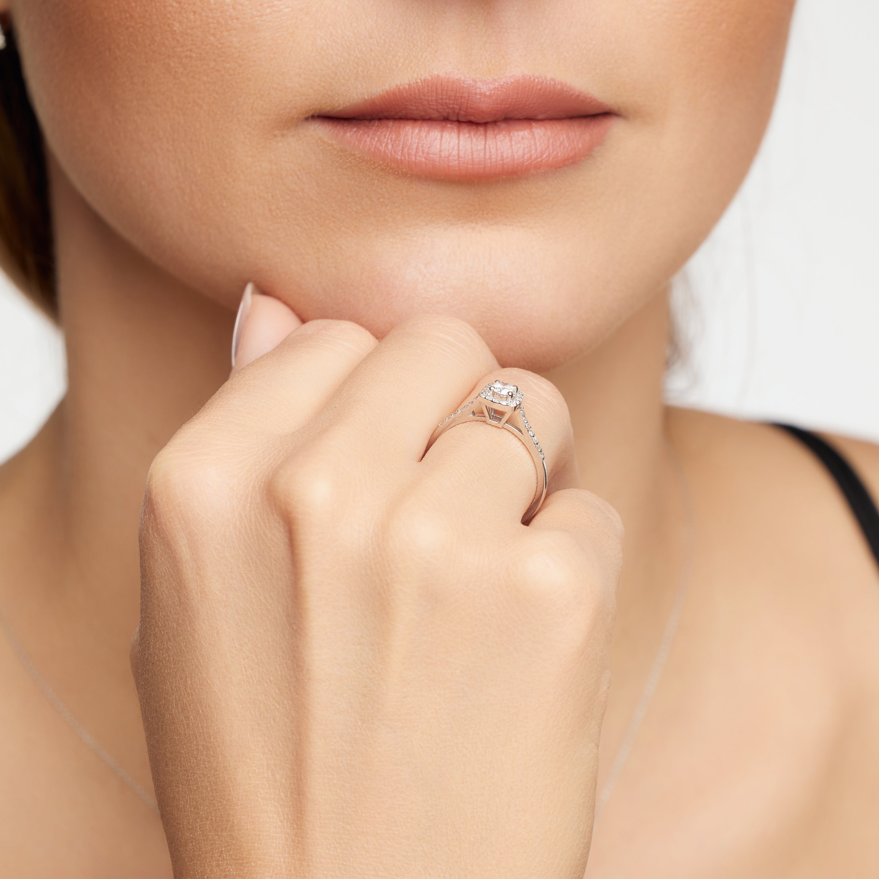 Diamond ring - 'Éclat' stone-set band in 18k solid white gold