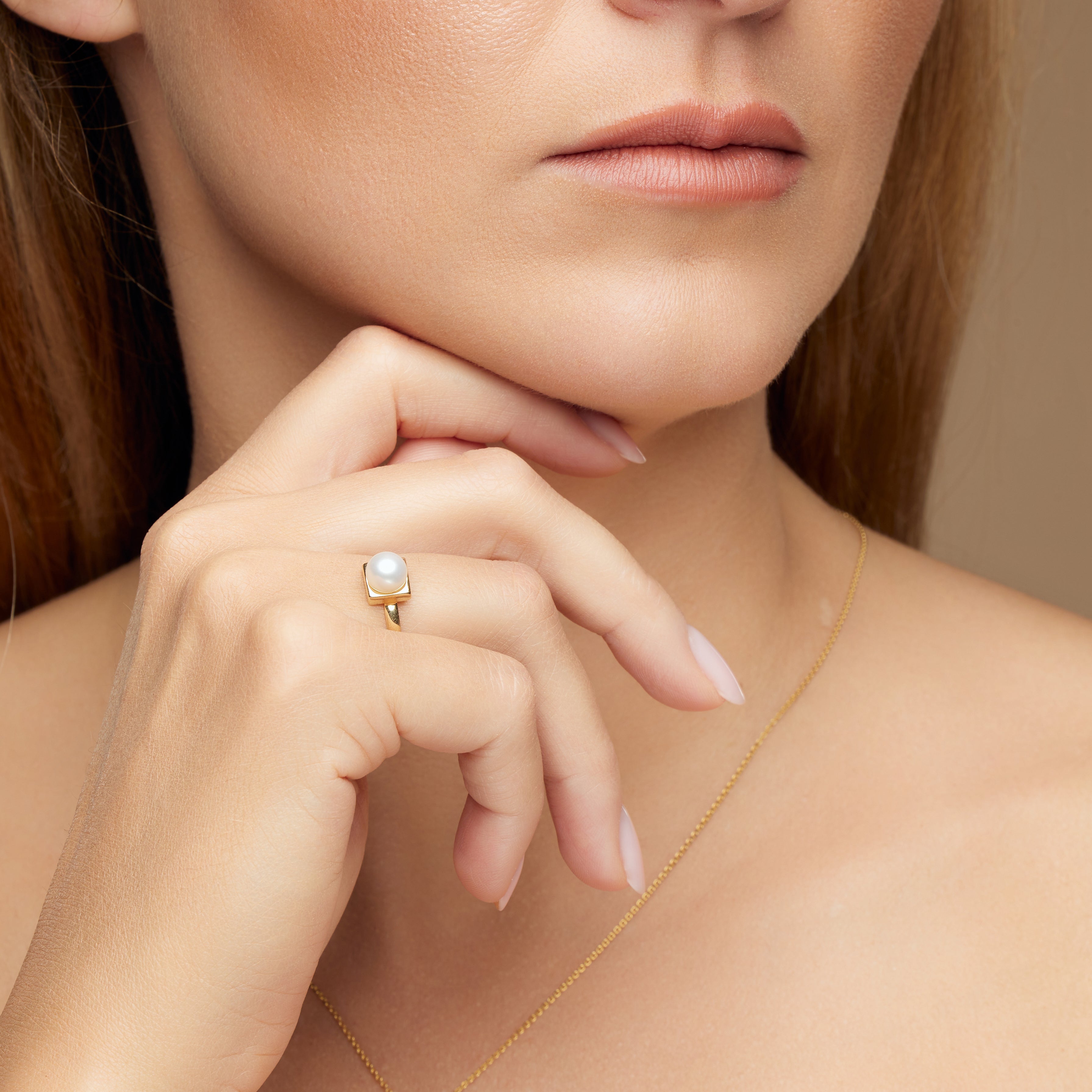 Gold pearl ring – ‘Lustré' framed ring in 14k solid gold
