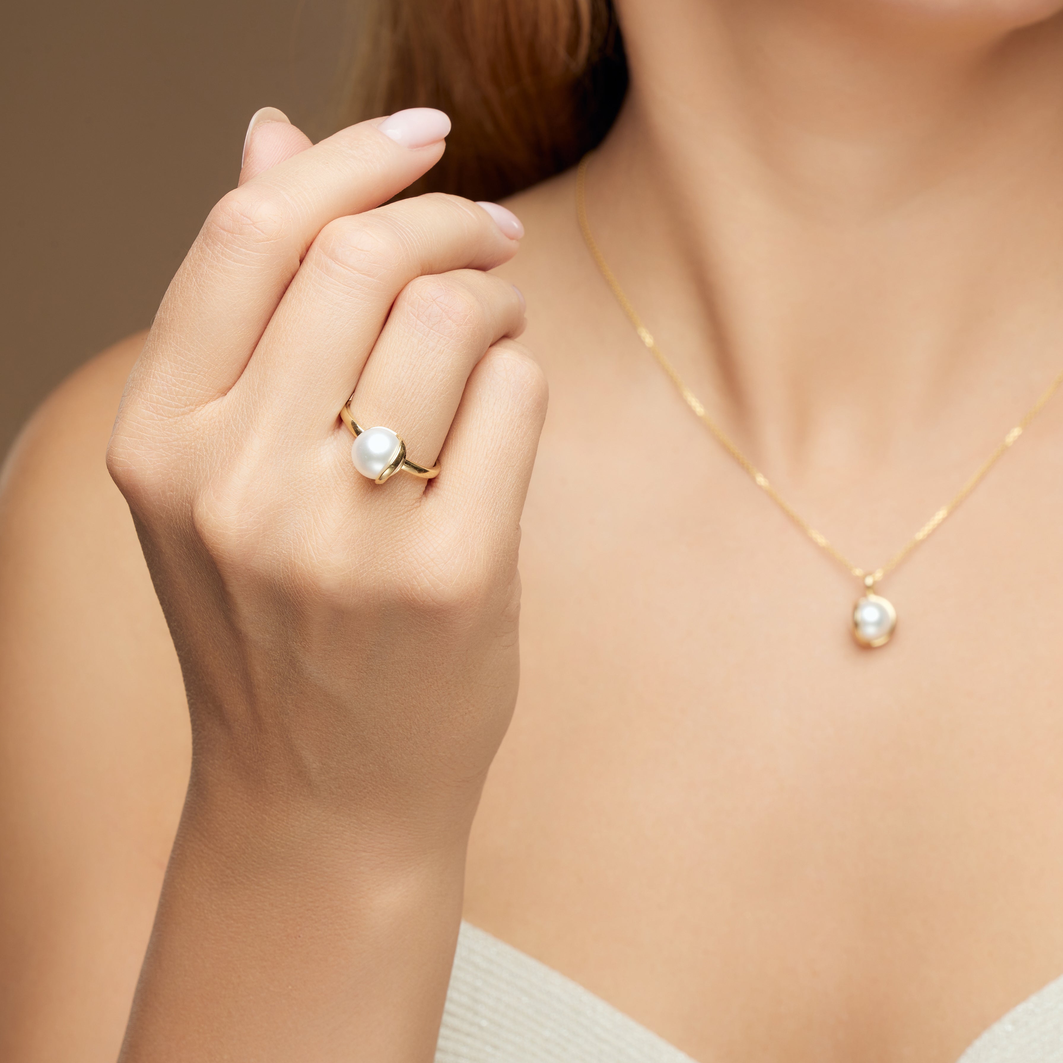 Gold pearl ring – ‘Lustré' encasée ring in 14k solid gold