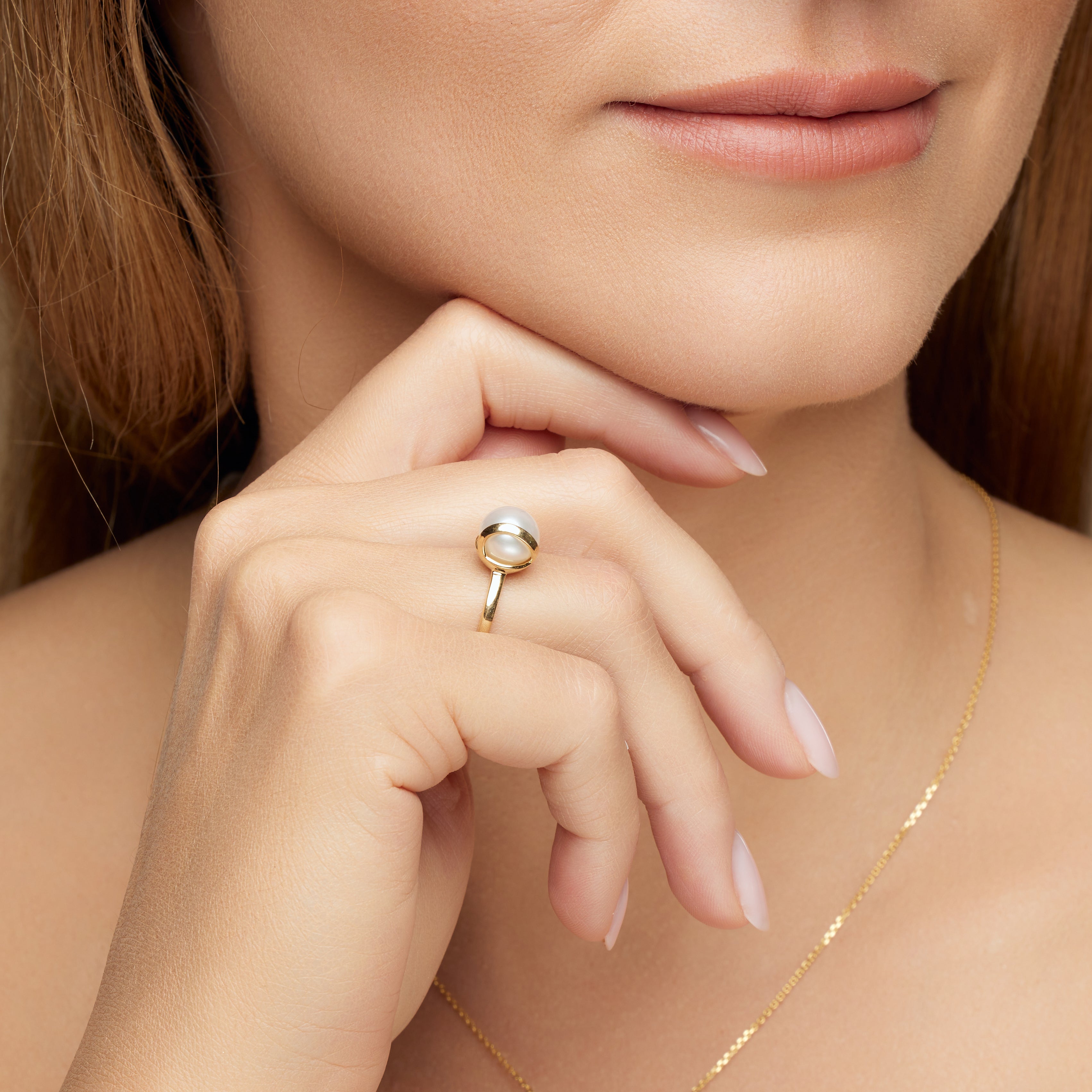 Gold pearl ring – ‘Lustré' encasée ring in 14k solid gold