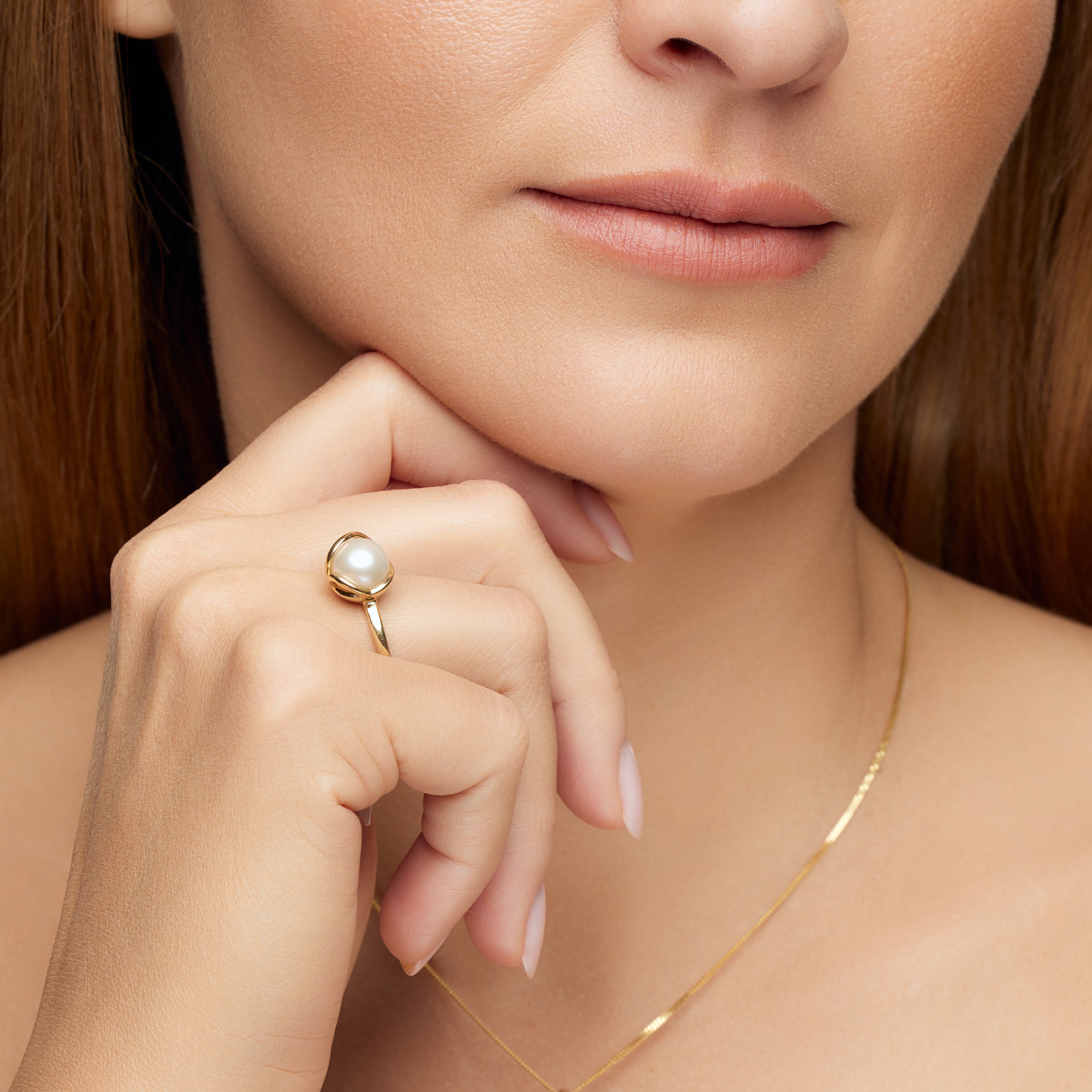 Gold pearl ring – ‘Lustré' embrace ring in 14k solid gold