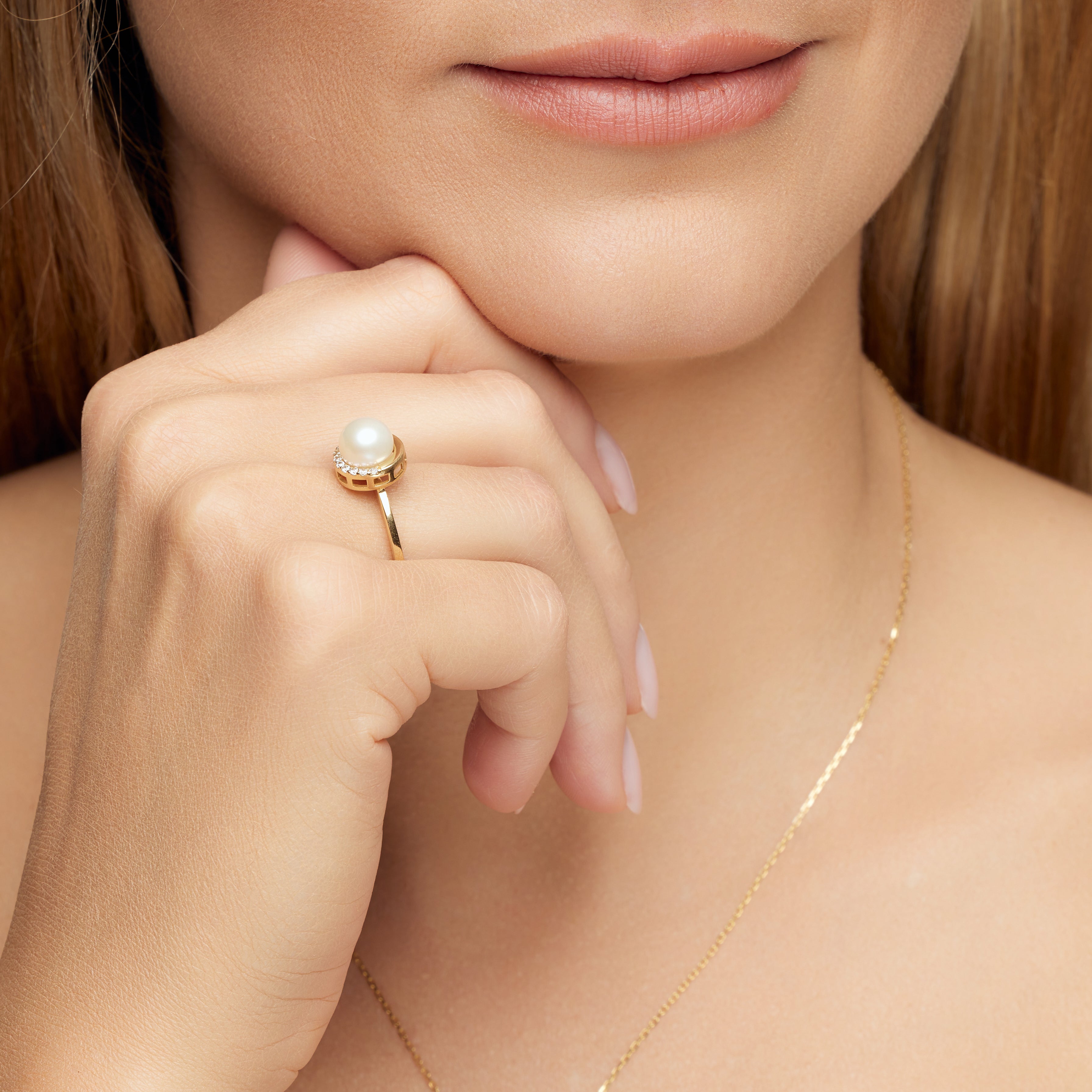 Gold pearl ring – ‘Lustré' ring with Zirconia setting in 14k solid gold