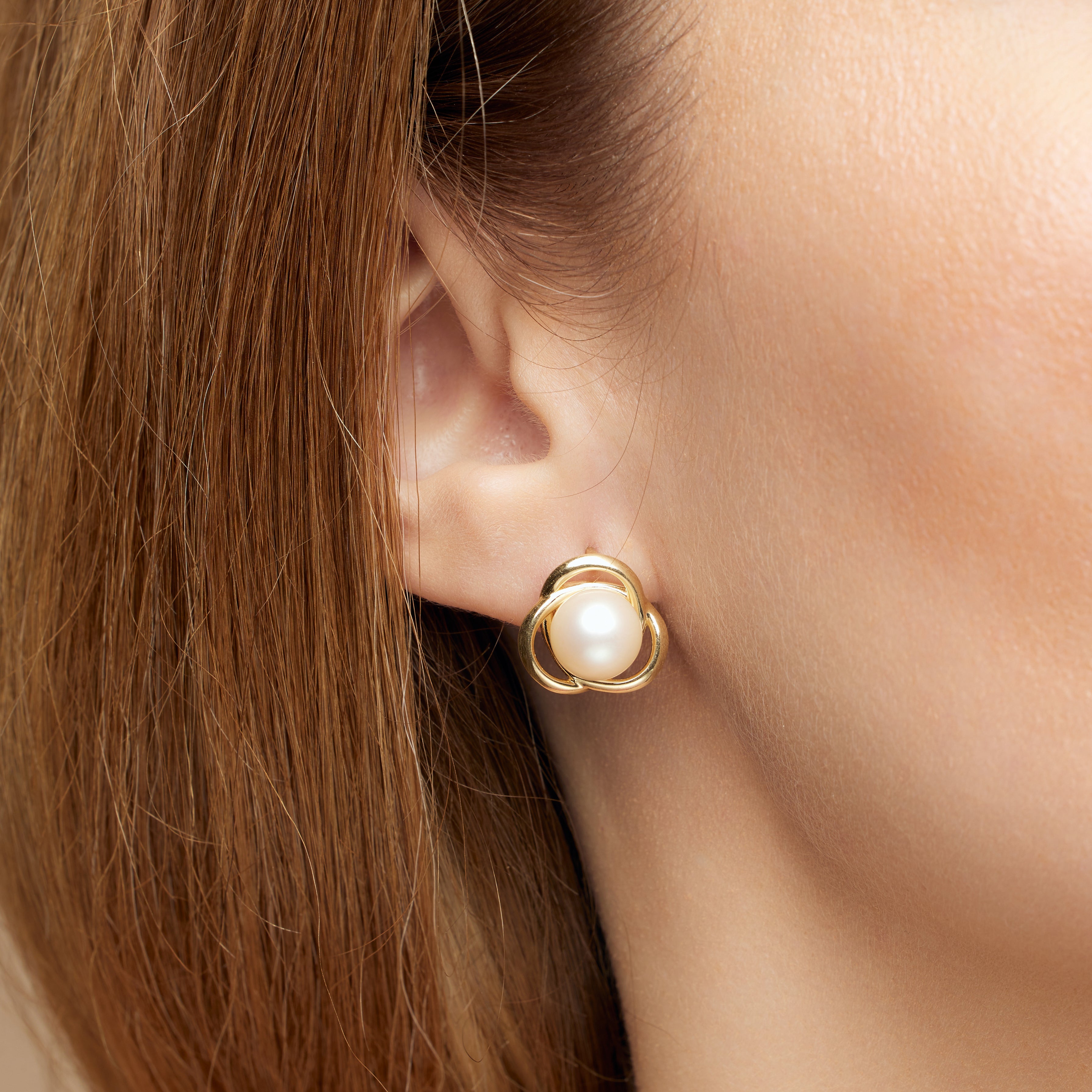 14K Yellow Gold Earrings with Culture Pearl