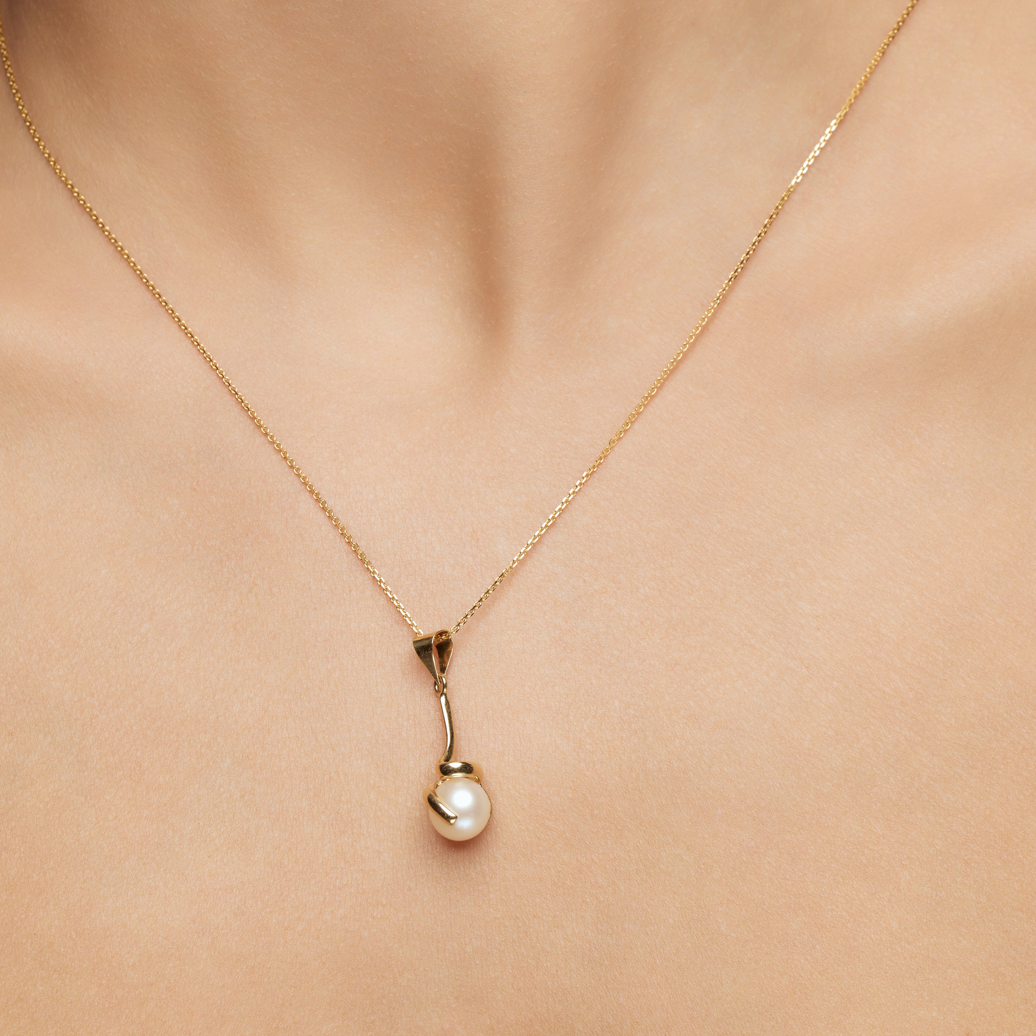 14K Yellow Gold Pendant with Culture Pearl