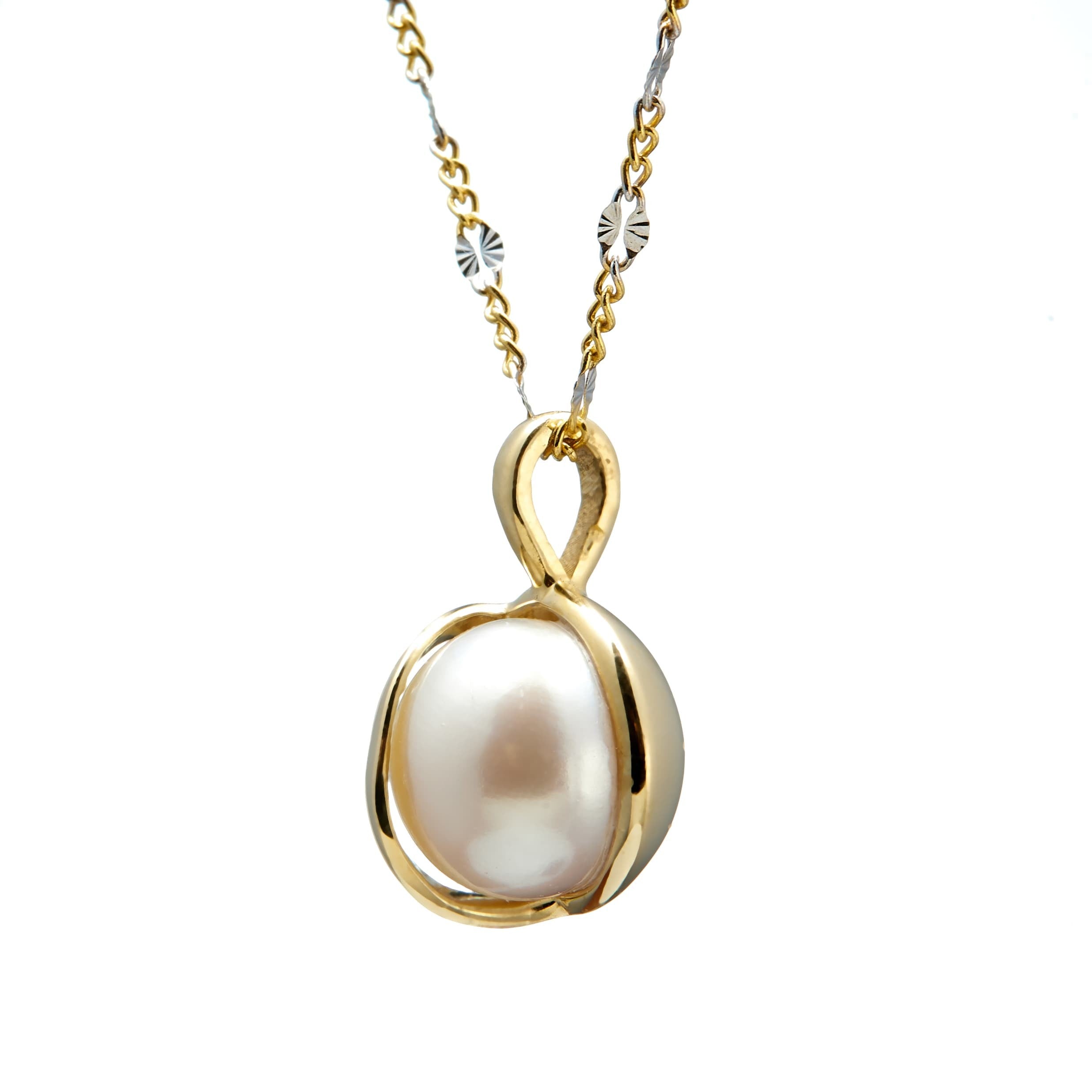 14K Yellow Gold Pendant with Culture Pearl